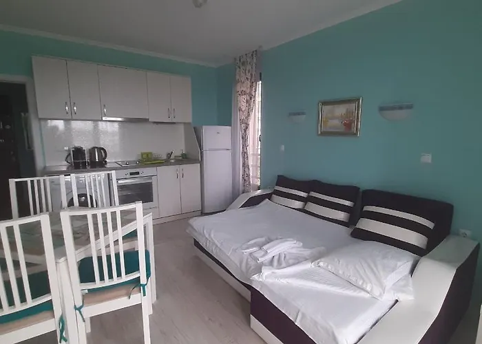 ла мер апартменти 4* Царево