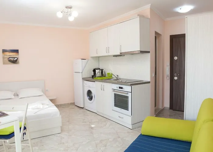 ла мер апартменти 4*