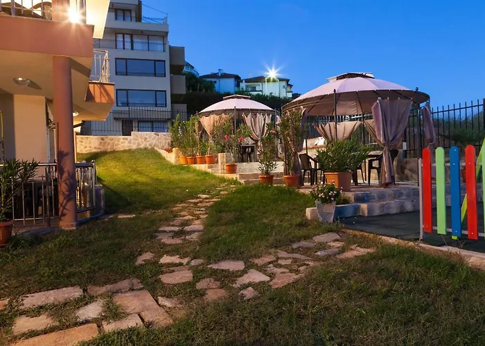 ла мер апартменти Царево