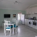 La Aparthotel 4*
