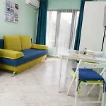 La מלון דירות 4*